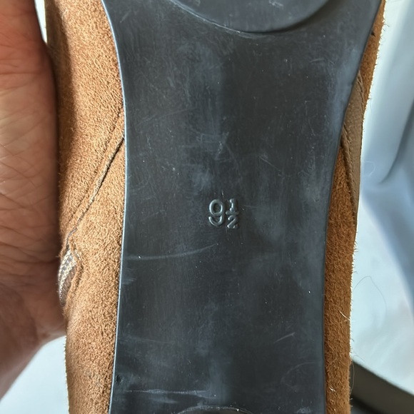 Bandolino Suede shoes with side zipper - Picture 4 of 6